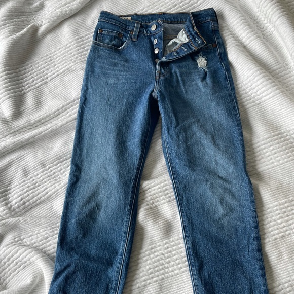 Levi’s® Wedgie High Waist Crop Straight Leg Jeans - Picture 2 of 4